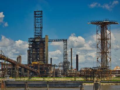 Hausse, tensions et incertitudes : le pétrole en zone de turbulences